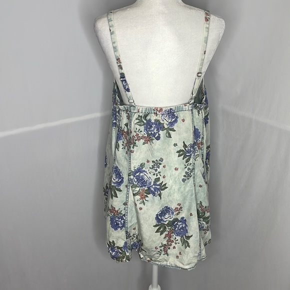 Torrid denim looking floral tank top size 1 - Picture 2 of 8